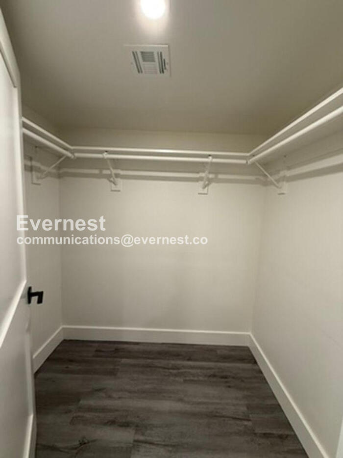 Building Photo - 2635 Hayden Rd