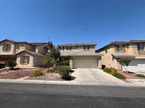 Building Photo - Gorgeous 3bed/1bath home!