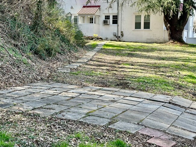 Building Photo - Rockmart Rental