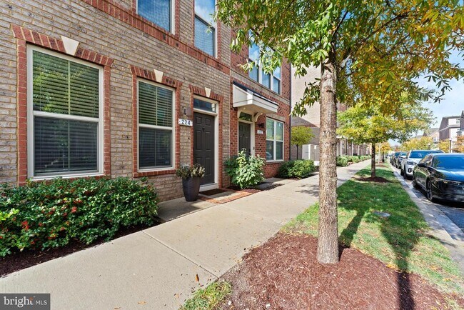 Primary Photo - 224 S Newkirk St