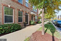 Building Photo - 224 S Newkirk St