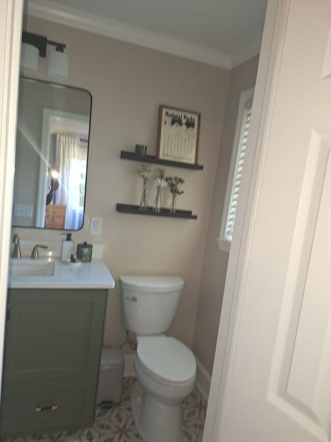 Building Photo - Magnificent Four Bedroom Home - Minutes Aw...