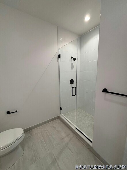 Building Photo - 199 Gardner St