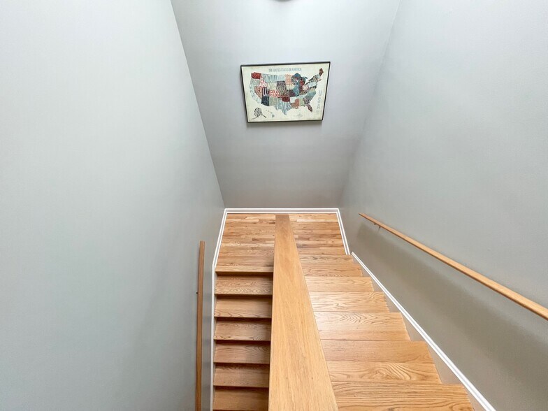 Building Photo - 2734 N Wolcott Ave