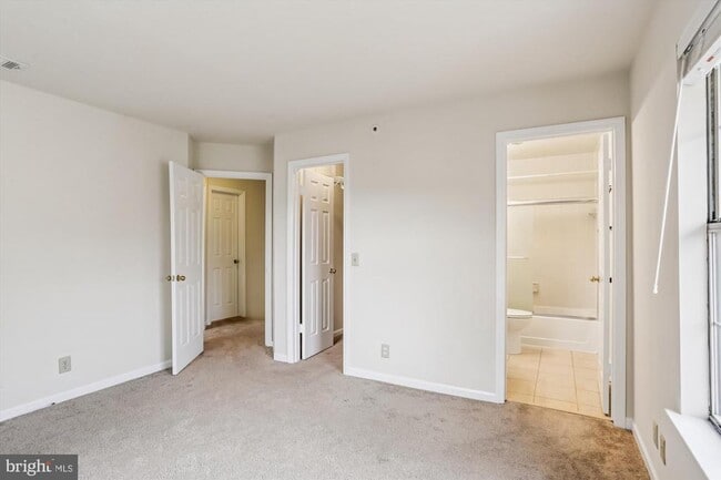 Building Photo - 5708 Chapman Mill Dr