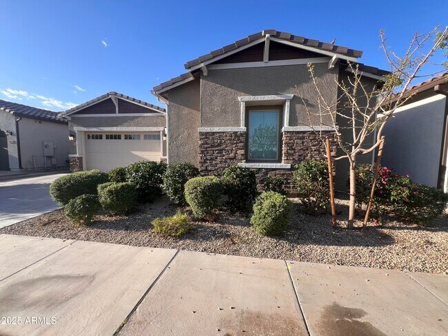 Building Photo - 9749 E Tahoe Ave