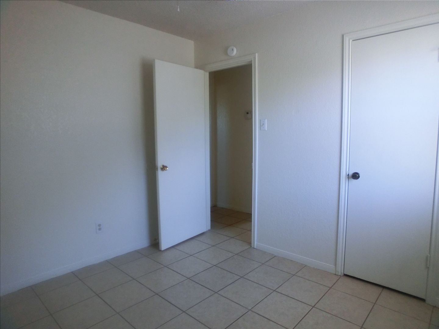 Building Photo - 302 Sorrell Dr