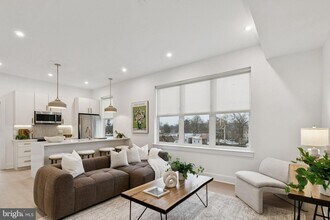 Building Photo - 30 W Allens Ln