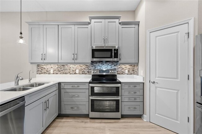 Building Photo - 3167 Moorings Dr S