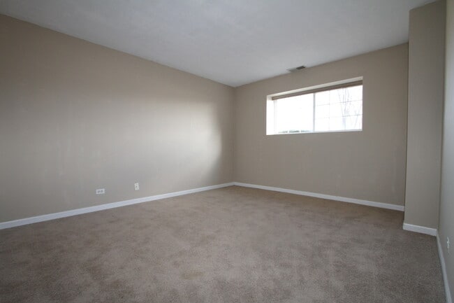 Building Photo - 3162 Cambria Ct