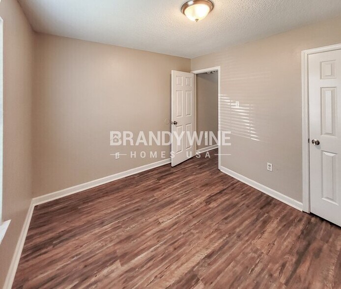 Building Photo - 4407 Pecan Creek Cir S