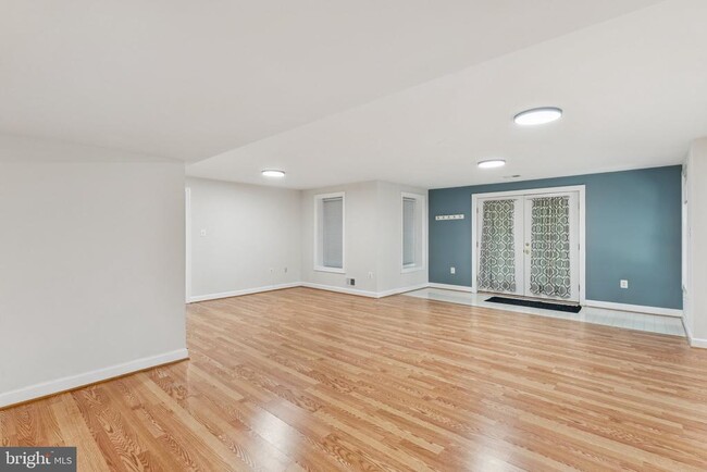 Building Photo - 12891 Crouch Dr