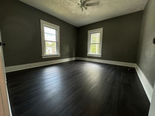 Building Photo - Rent to Own in Crestline Available Now