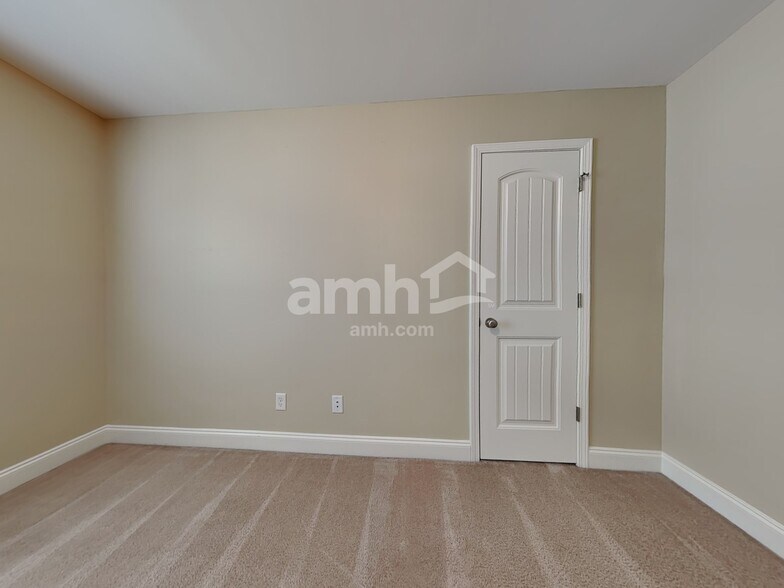 Building Photo - 306 Crabapple Cir