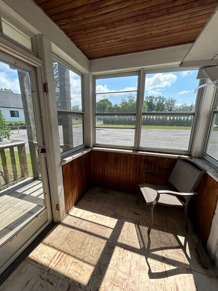 Building Photo - 223 Union Ave