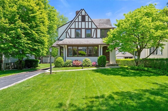 Primary Photo - 44 Hamilton Rd