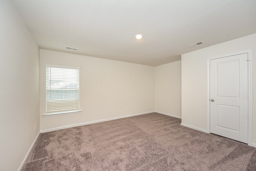 Building Photo - 157 King Buck Dr
