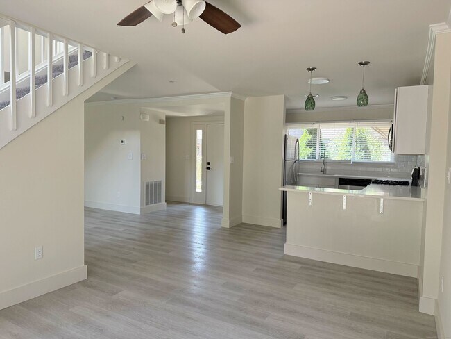 Building Photo - 11 Montoya Dr
