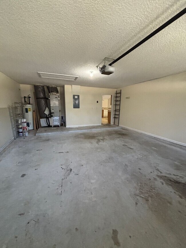 Building Photo - Beautiful Johns Creek Family Home