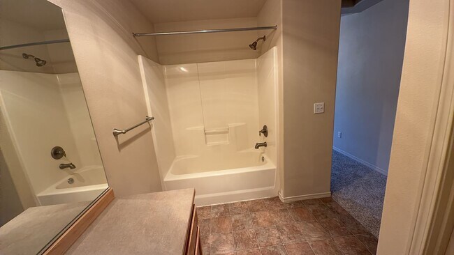 Building Photo - 1398 NE Elk Ct