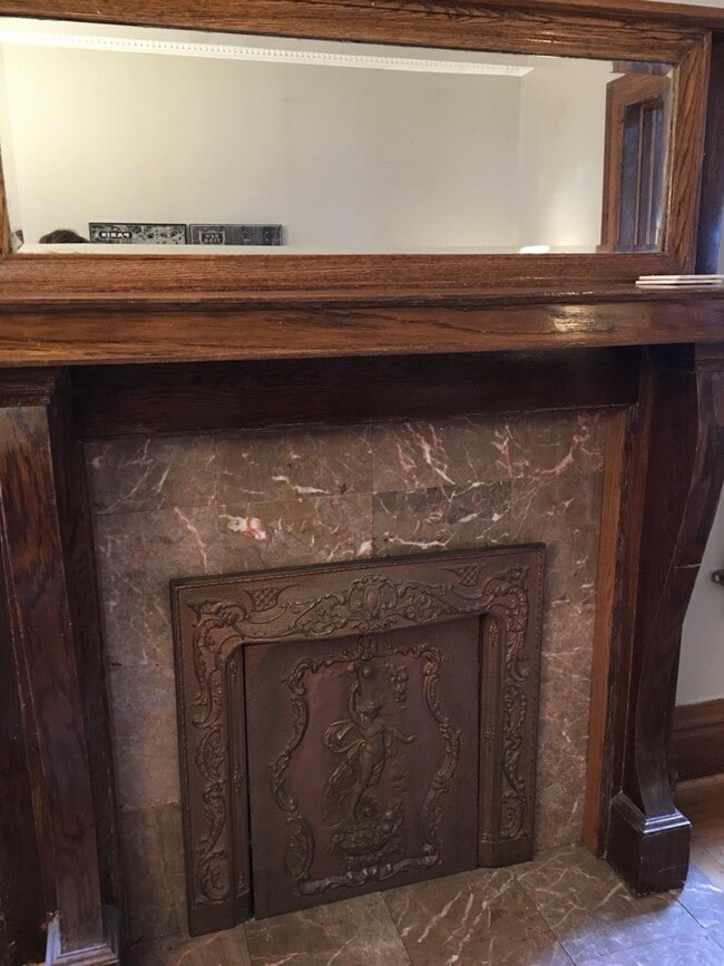 3 Marble fireplaces - 1478 Bryden Rd