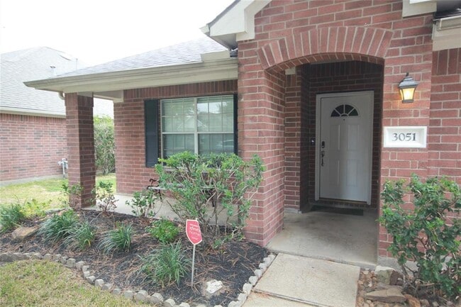 Building Photo - 3051 Glenthorpe Ln