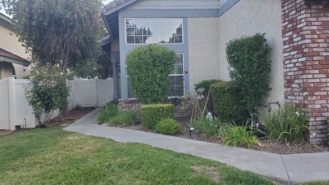 Primary Photo - 26721 Linnet Ct