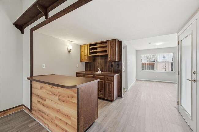 Building Photo - 2102 Lewis Trail