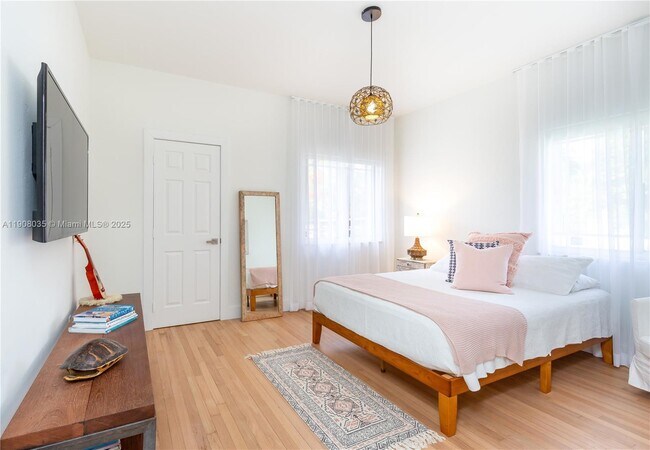 Building Photo - 501 SW 19th Rd