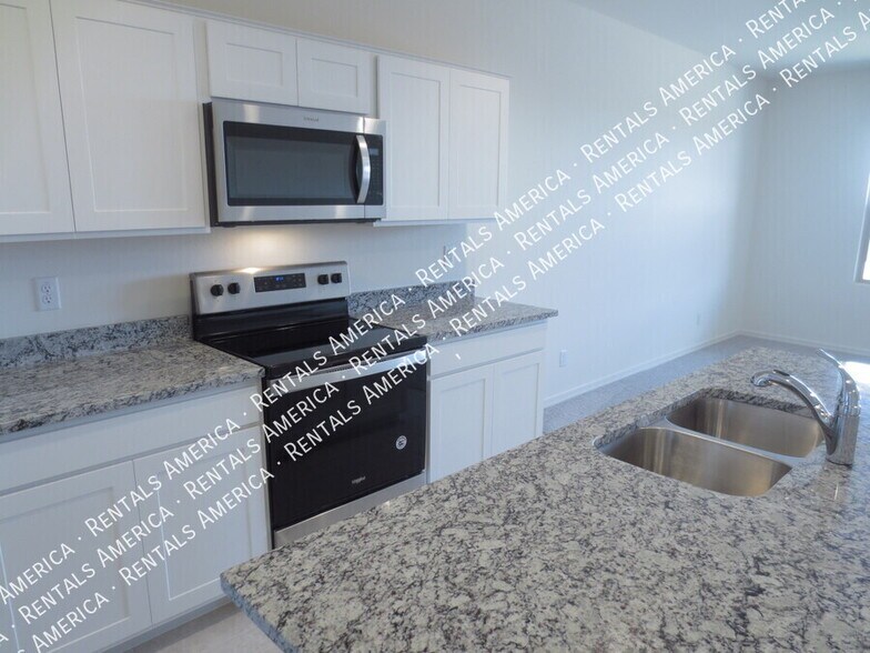 Building Photo - 378 S Borromeo Dr