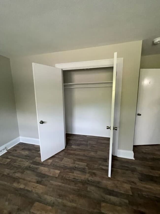 Building Photo - Spacious Corner-Lot Home Near Hwy 127 & Downtown Hickory