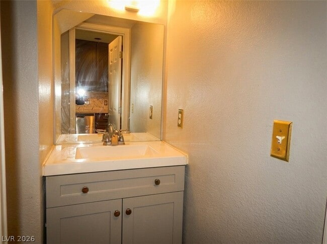 Building Photo - 2816 Briar Knoll Dr