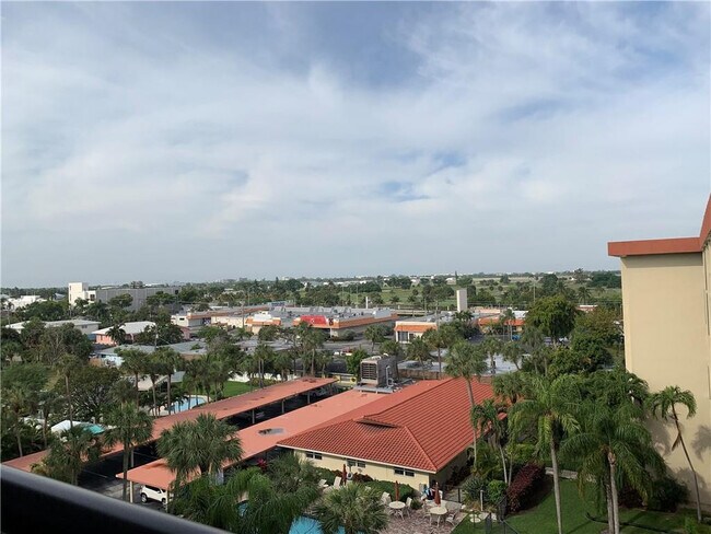 Building Photo - 2350 NE 14th Street Causeway