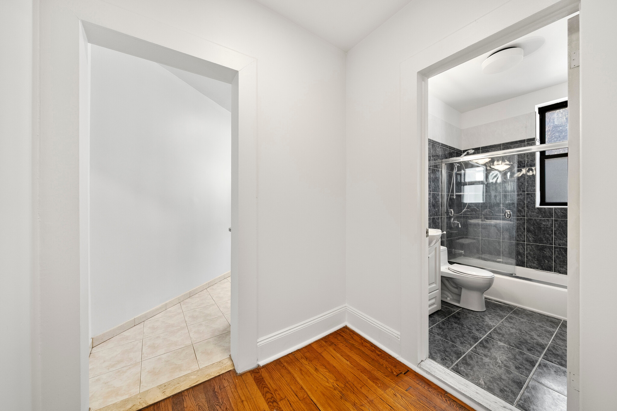 Building Photo - 553 Undercliff Ave