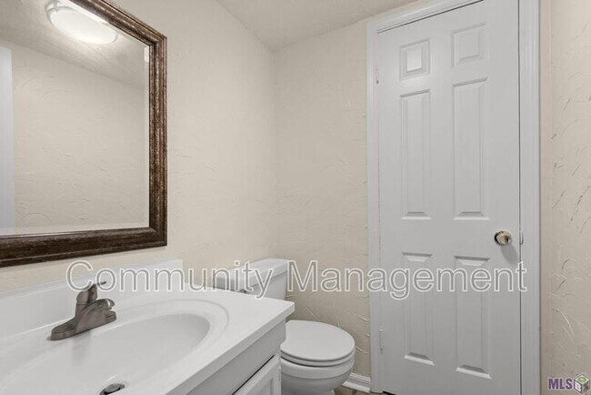 Building Photo - 4365 Jefferson Woods Dr
