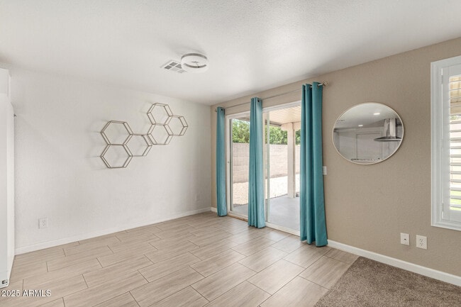 Building Photo - 1512 West Mariposa Dr