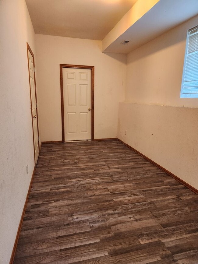 Building Photo - 533 40th St