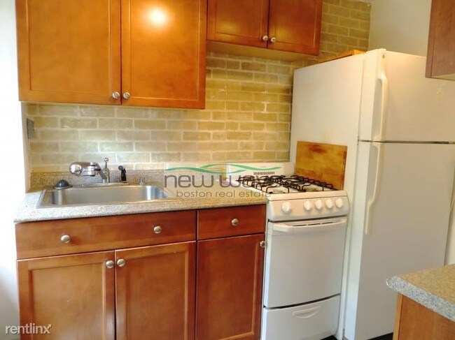 Building Photo - 12 Melrose St