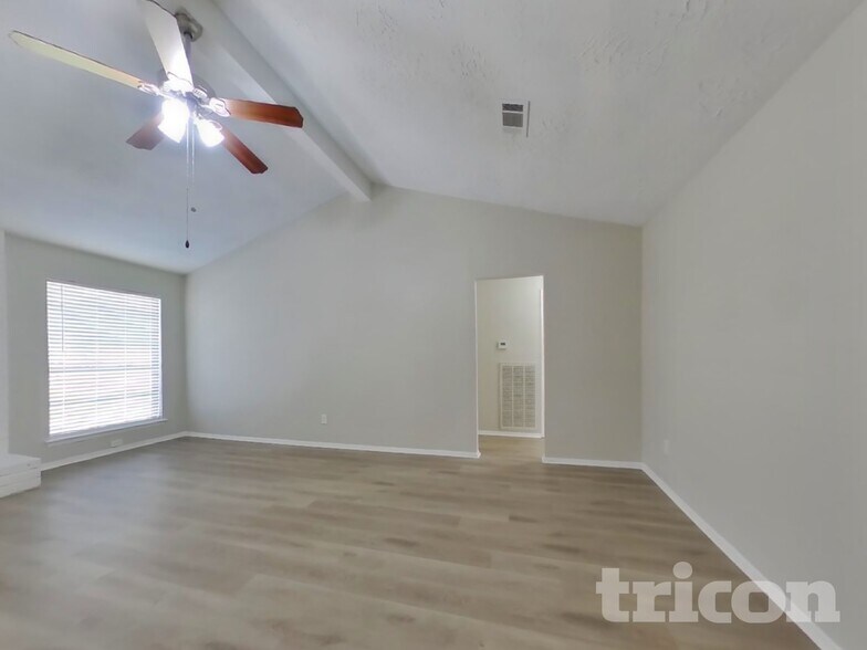 Building Photo - 4511 Burkegate Dr