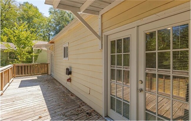 Building Photo - 3424 Northview Dr