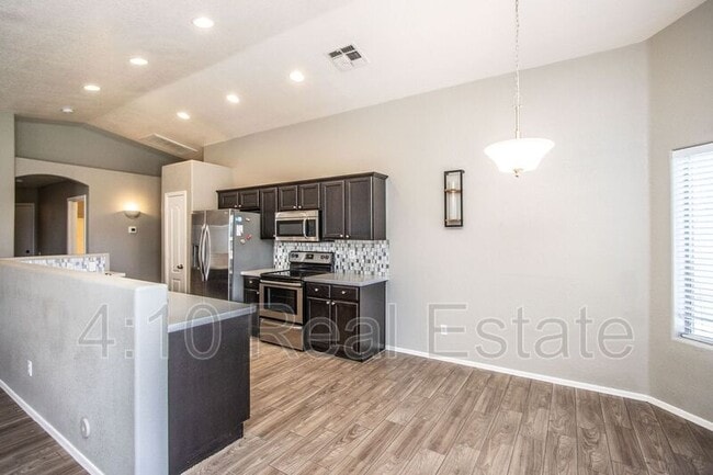 Building Photo - 4650 S Greythorne Way