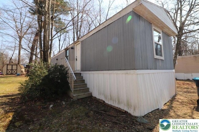 Building Photo - 238 Birchwood Ln