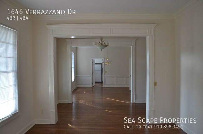 Building Photo - 4 Bed/3.5 Bath Located in Landfall!