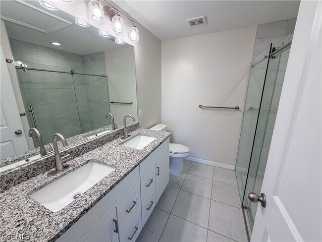 Building Photo - 331 NE 25th St