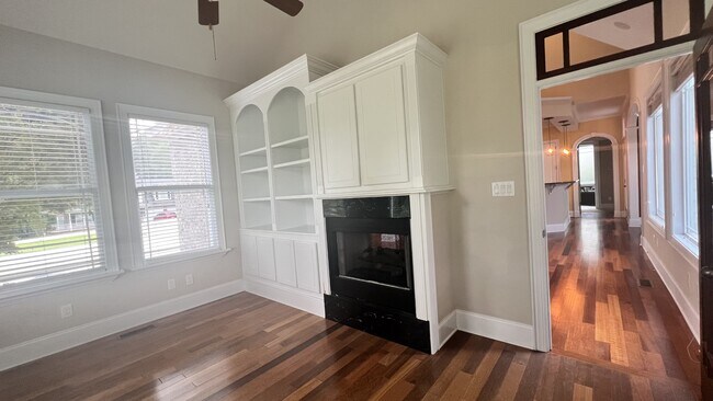 Building Photo - 267 Carolina Way