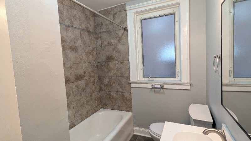 Building Photo - 5044 Mardel Ave