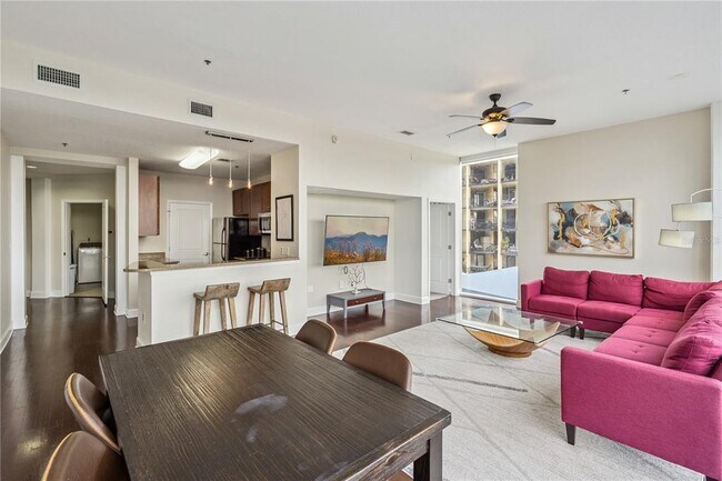 Building Photo - 151 E Washington St