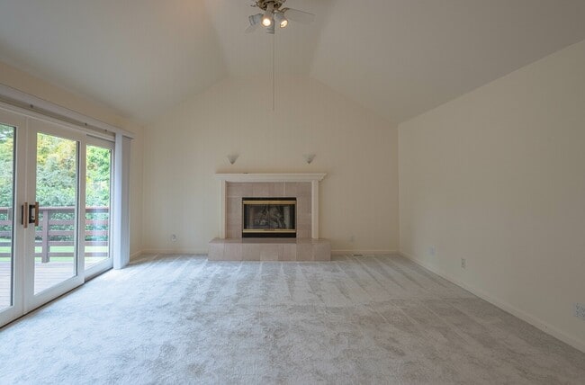 Building Photo - 4055 Sunset Ln