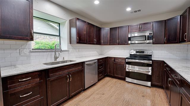 Building Photo - 3113 Dover Dr