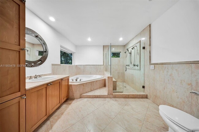 Building Photo - 4000 Alhambra Cir